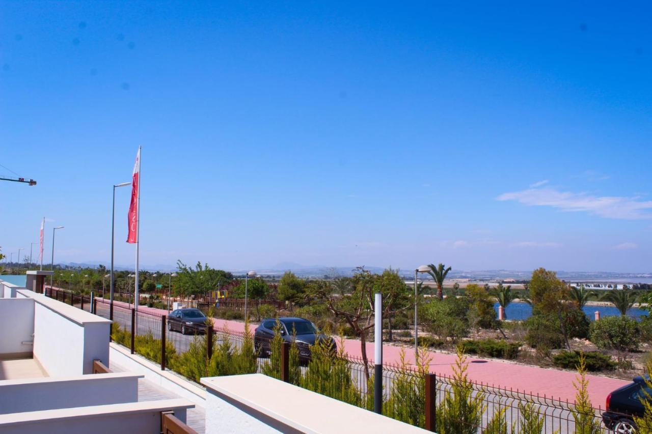 Laguna Beach Resort: Beachfront Condo with Rosa Lagoon Views Torrevieja Exterior photo