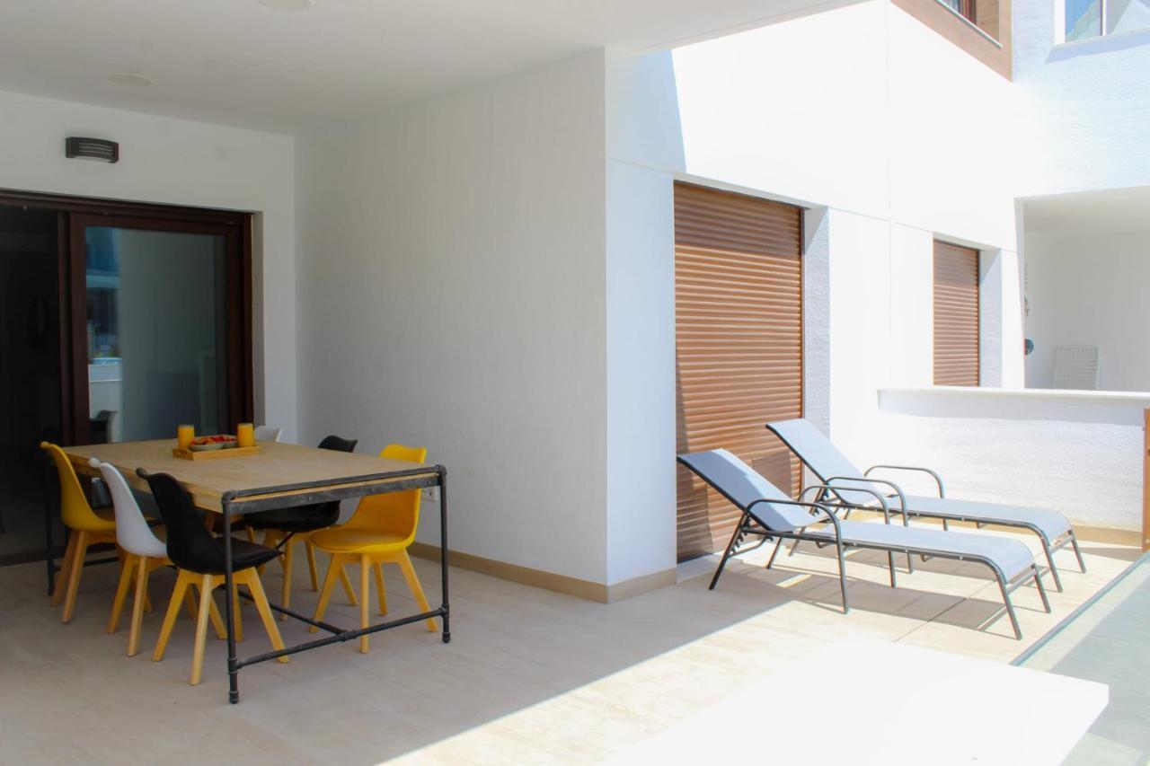 Laguna Beach Resort: Beachfront Condo with Rosa Lagoon Views Torrevieja Exterior photo