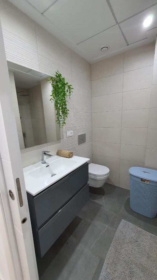 Laguna Beach Resort: Beachfront Condo with Rosa Lagoon Views Torrevieja Exterior photo